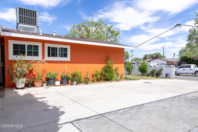 38251 Lisman Avenue, Palmdale, CA 93550