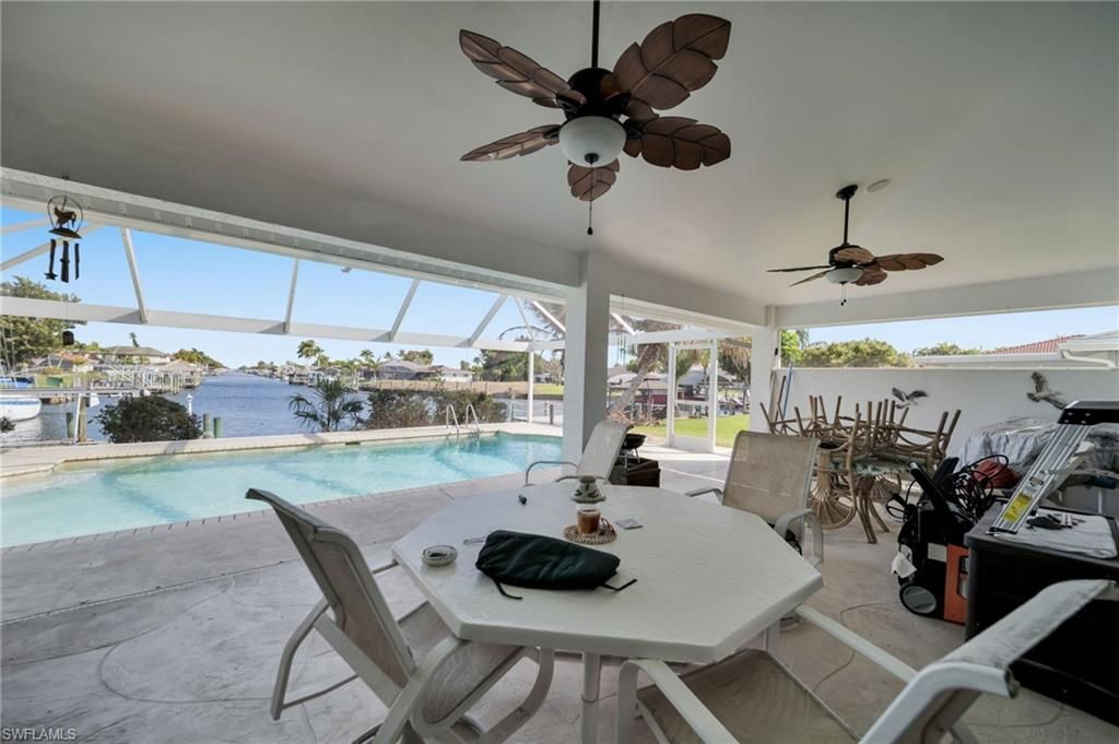 Image 10 of property listing at 2041 SE 16th ST, Cape Coral, FL 33990