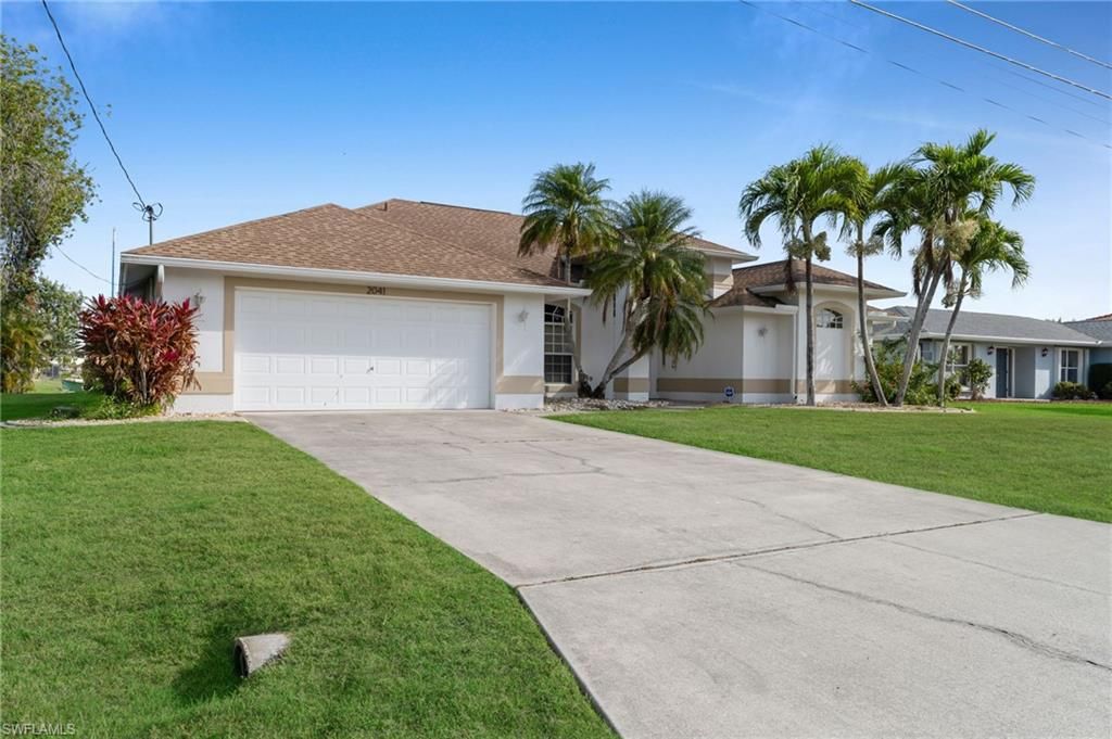 Image 4 of property listing at 2041 SE 16th ST, Cape Coral, FL 33990
