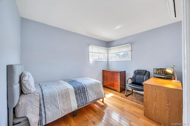 122 Lambert Avenue, Farmingdale, NY 11735