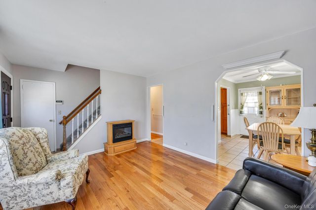 122 Lambert Avenue, Farmingdale, NY 11735