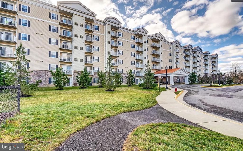 6301 EDSALL RD #205, Alexandria, VA 22312