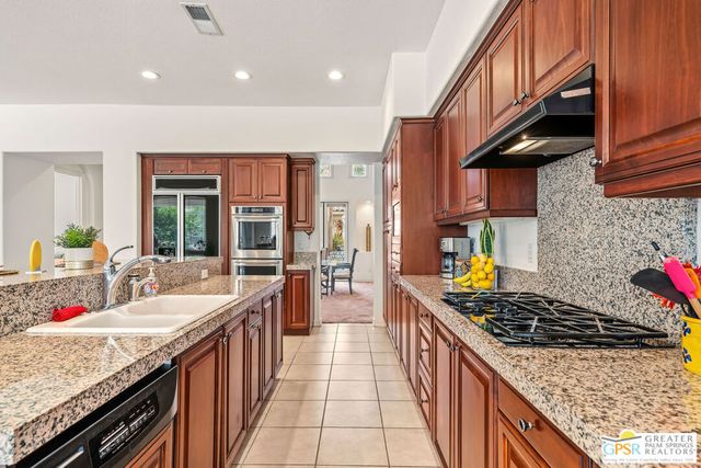 34 Oakmont Drive, Rancho Mirage, CA 92270