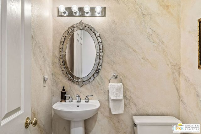 34 Oakmont Drive, Rancho Mirage, CA 92270