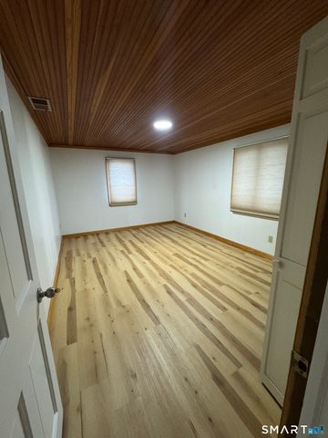 9 Blaine Street, Danbury, CT 06810