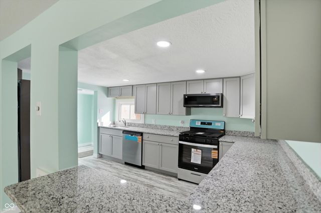 104 S Broad Street, Mooreland, IN 47360