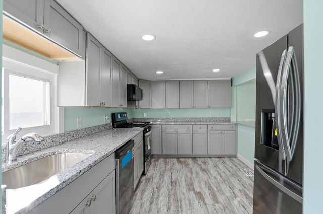 104 S Broad Street, Mooreland, IN 47360