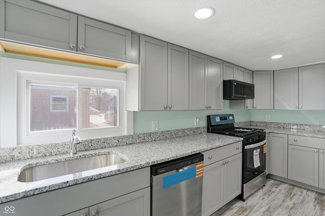 104 S Broad Street, Mooreland, IN 47360