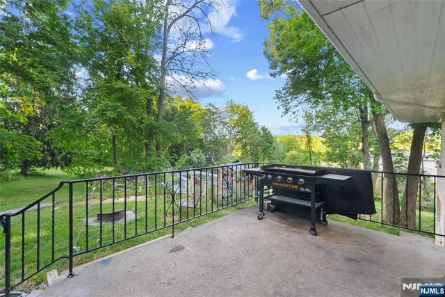 20 Bunn Road, Hamburg, NJ 07419