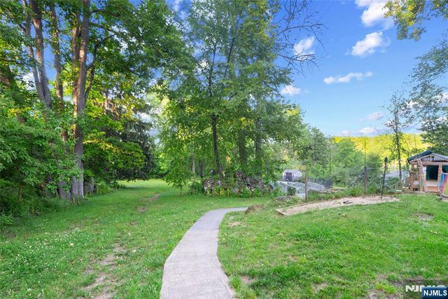 20 Bunn Road, Hamburg, NJ 07419