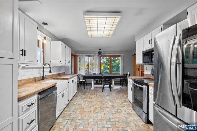 20 Bunn Road, Hamburg, NJ 07419
