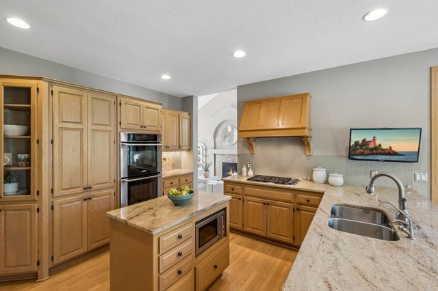 2078 Royale Drive, Eagan, MN 55122