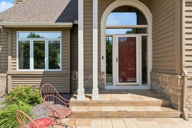 2078 Royale Drive, Eagan, MN 55122
