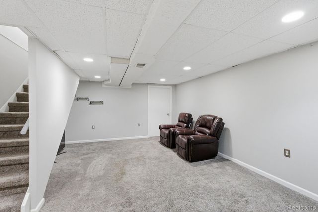 22227 E 11 Mile, St. Clair Shores, MI 48081