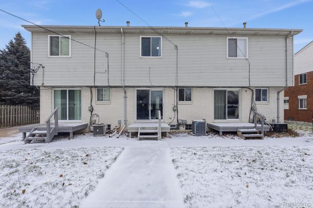 22227 E 11 Mile, St. Clair Shores, MI 48081