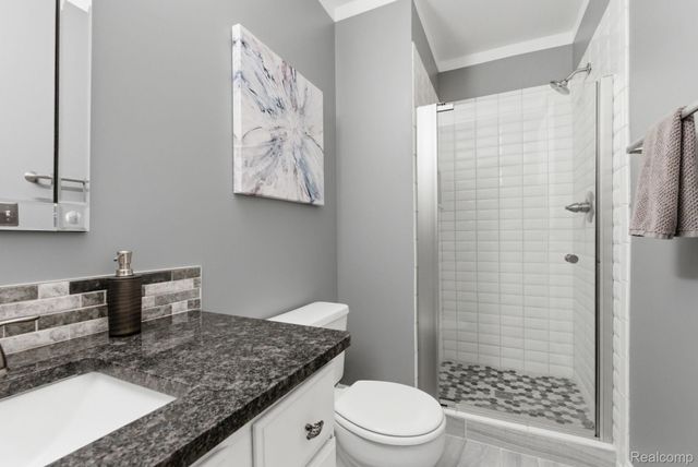 22227 E 11 Mile, St. Clair Shores, MI 48081