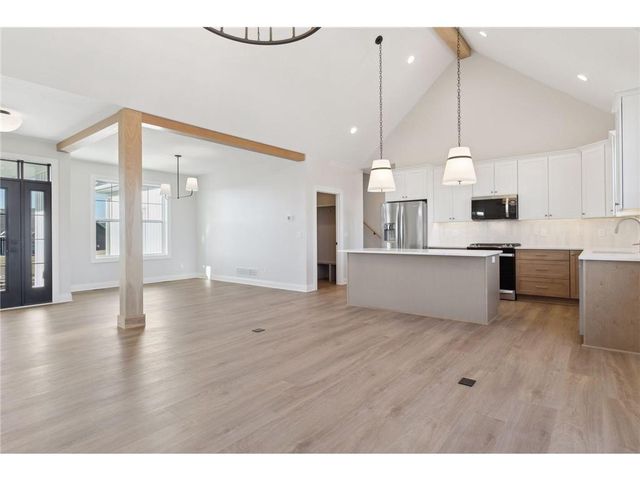 610 Field Point Street, Roberts, WI 54023