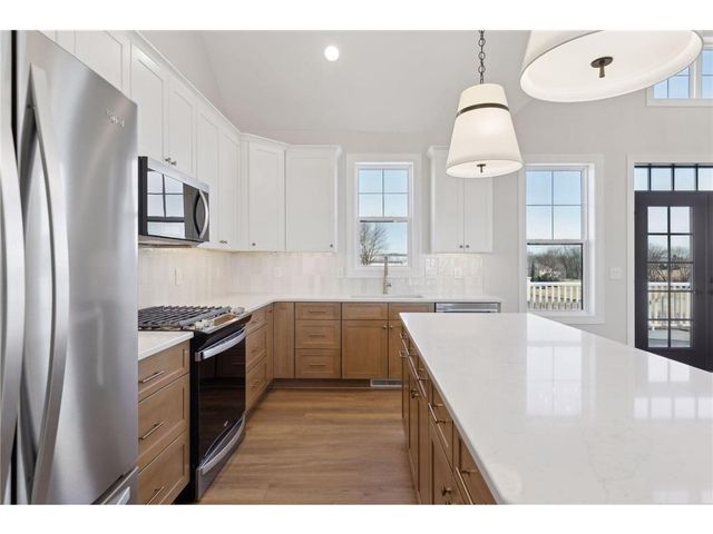 610 Field Point Street, Roberts, WI 54023