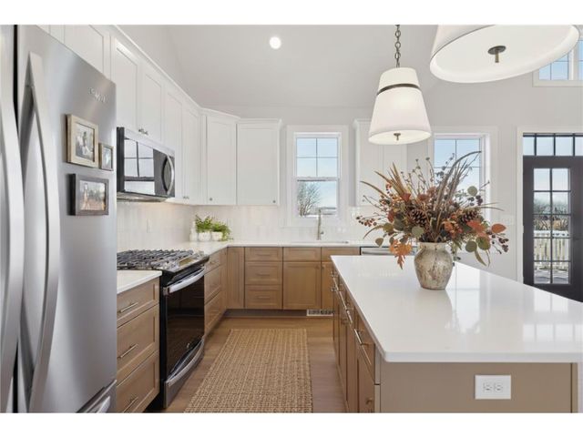 610 Field Point Street, Roberts, WI 54023