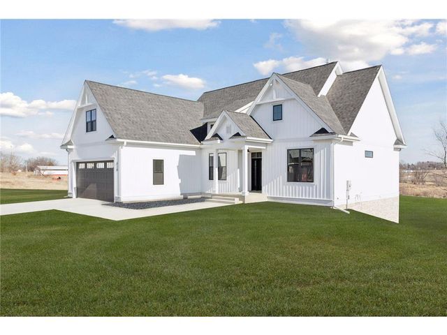 610 Field Point Street, Roberts, WI 54023