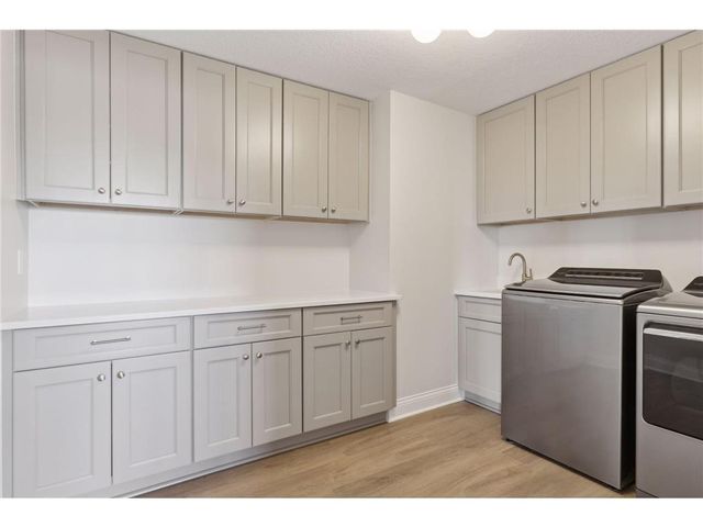 610 Field Point Street, Roberts, WI 54023