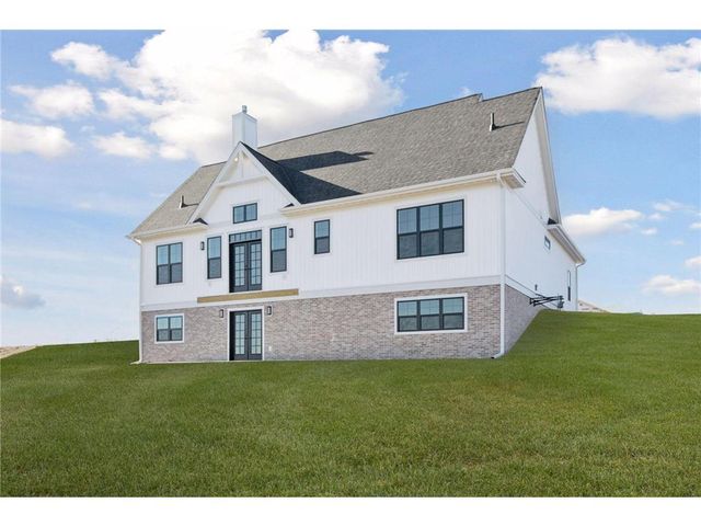 610 Field Point Street, Roberts, WI 54023