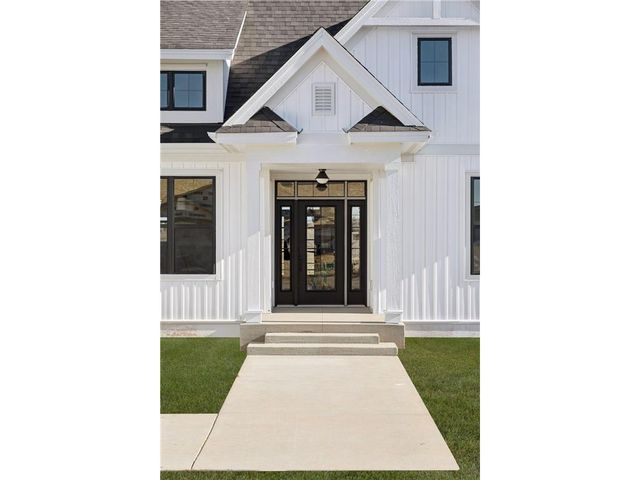 610 Field Point Street, Roberts, WI 54023