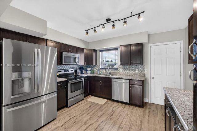 1401 NW 46th St, Fort Lauderdale, FL 33309