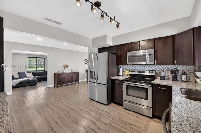 1401 NW 46th St, Fort Lauderdale, FL 33309