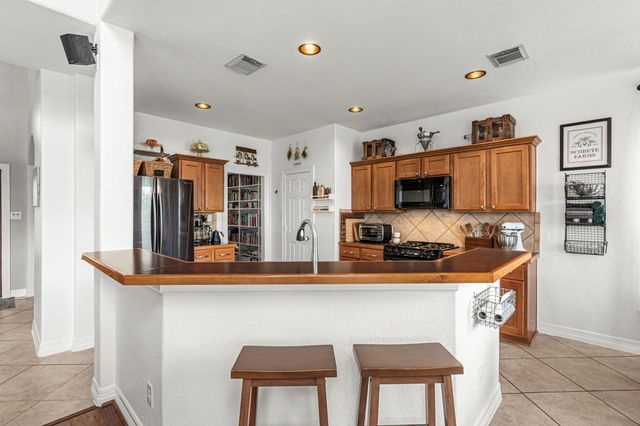 454 Fall CIR, Kyle, TX 78640