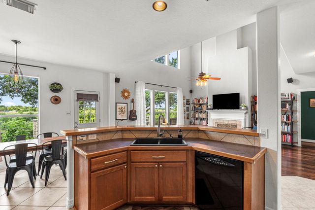 454 Fall CIR, Kyle, TX 78640