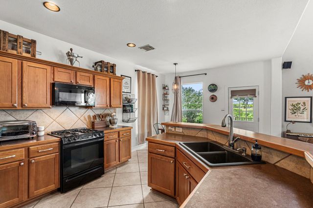 454 Fall CIR, Kyle, TX 78640
