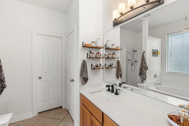 454 Fall CIR, Kyle, TX 78640