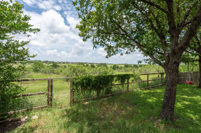 454 Fall CIR, Kyle, TX 78640