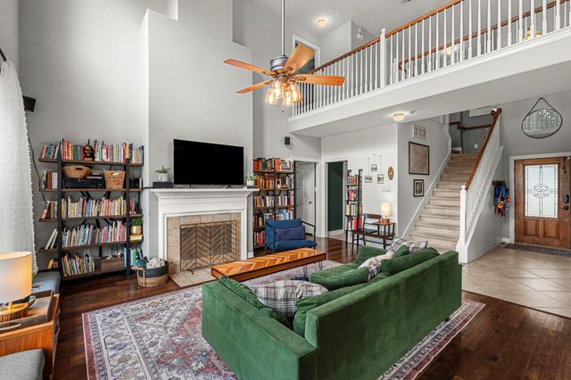 454 Fall CIR, Kyle, TX 78640