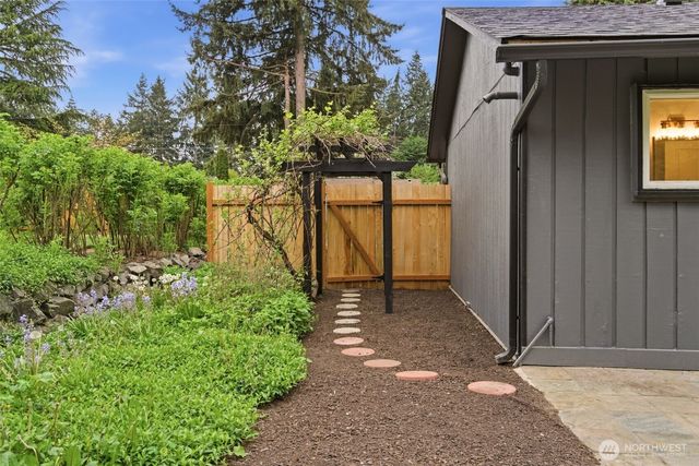 22605 60th Avenue W, Mountlake Terrace, WA 98043