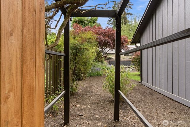 22605 60th Avenue W, Mountlake Terrace, WA 98043