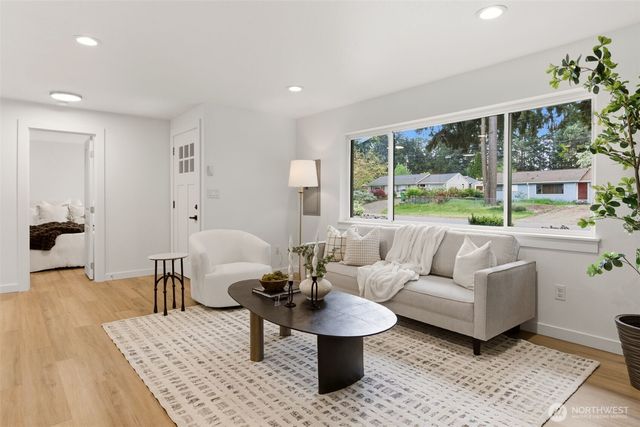 22605 60th Avenue W, Mountlake Terrace, WA 98043