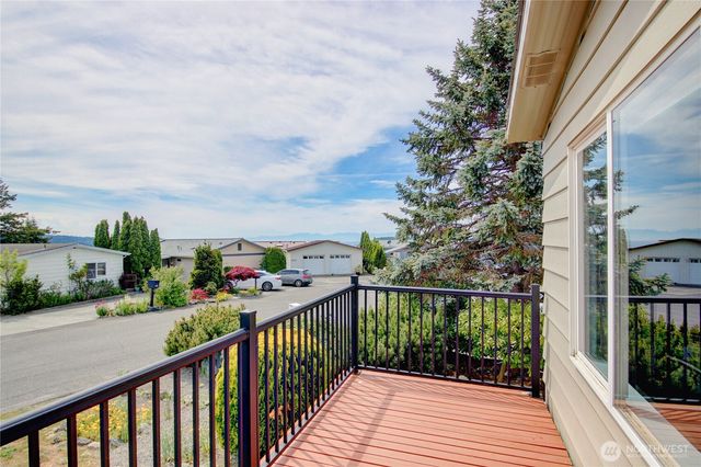 2704 Dundee Place, Anacortes, WA 98221