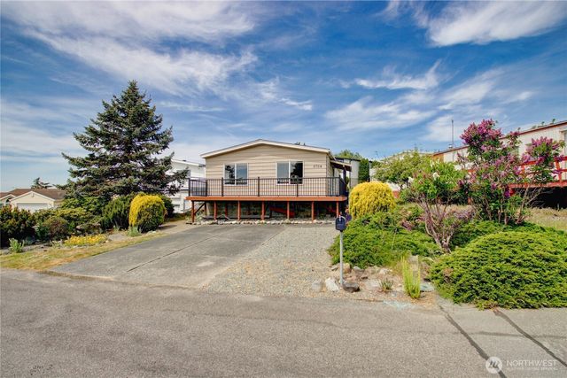2704 Dundee Place, Anacortes, WA 98221