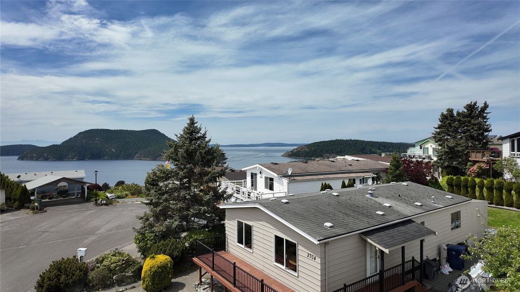 2704 Dundee Place, Anacortes, WA 98221