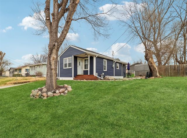 2407 E 39th Court, Des Moines, IA 50317