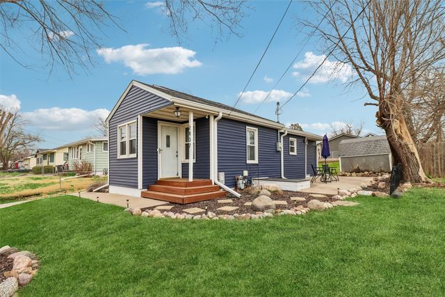 2407 E 39th Court, Des Moines, IA 50317