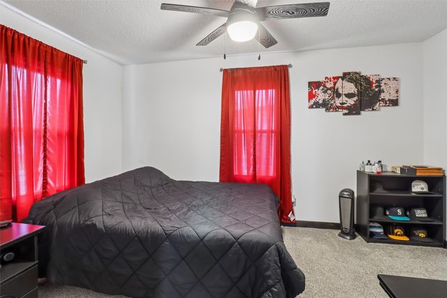 2407 E 39th Court, Des Moines, IA 50317