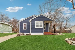 2407 E 39th Court, Des Moines, IA 50317