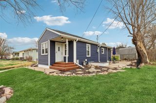 2407 E 39th Court, Des Moines, IA 50317