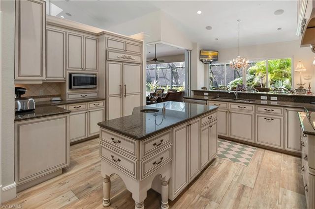 649 Bow Line DR, Naples, FL 34103