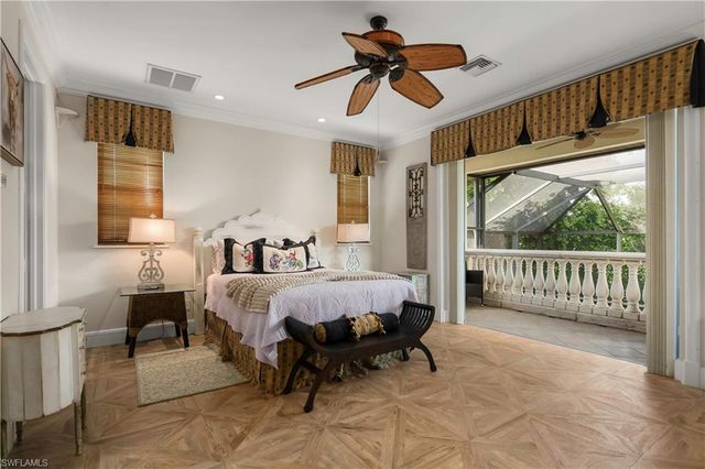 649 Bow Line DR, Naples, FL 34103