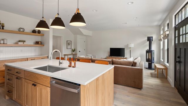 3148 Mountain Road B, Stowe, VT 05672