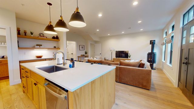 3148 Mountain Road B, Stowe, VT 05672